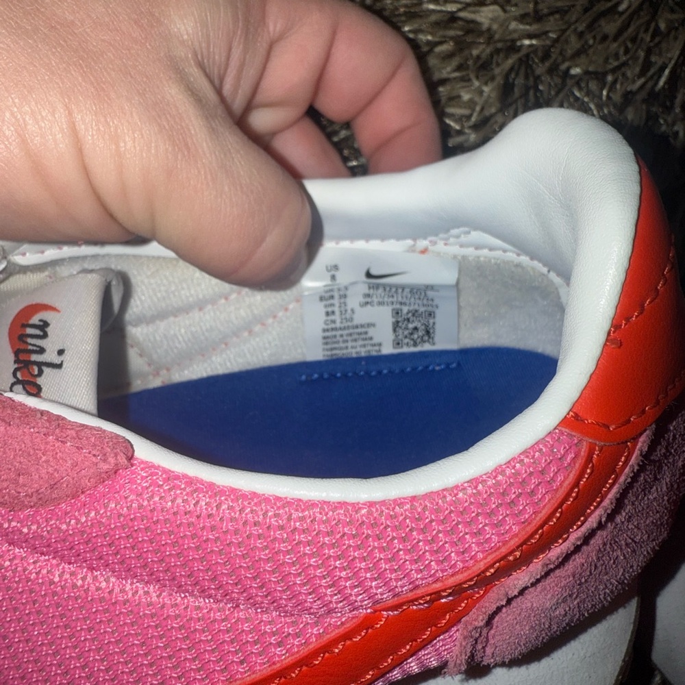 LD-1000 Sneaker (Women)
Nike - Picture 6 of 11